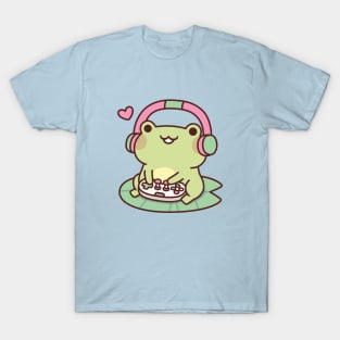 Cute Gamer Frog Loves Playing Video Games T-Shirt